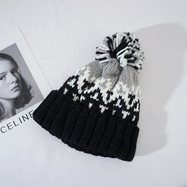 Curley Beanie  |  Frauen Kopfbedeckungen Frauen Frauen